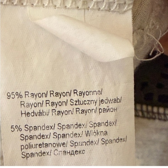 VENUS Cream Long Sleeve Top with Dark Charcoal Lace Accents Sixe L - Picture 11 of 12